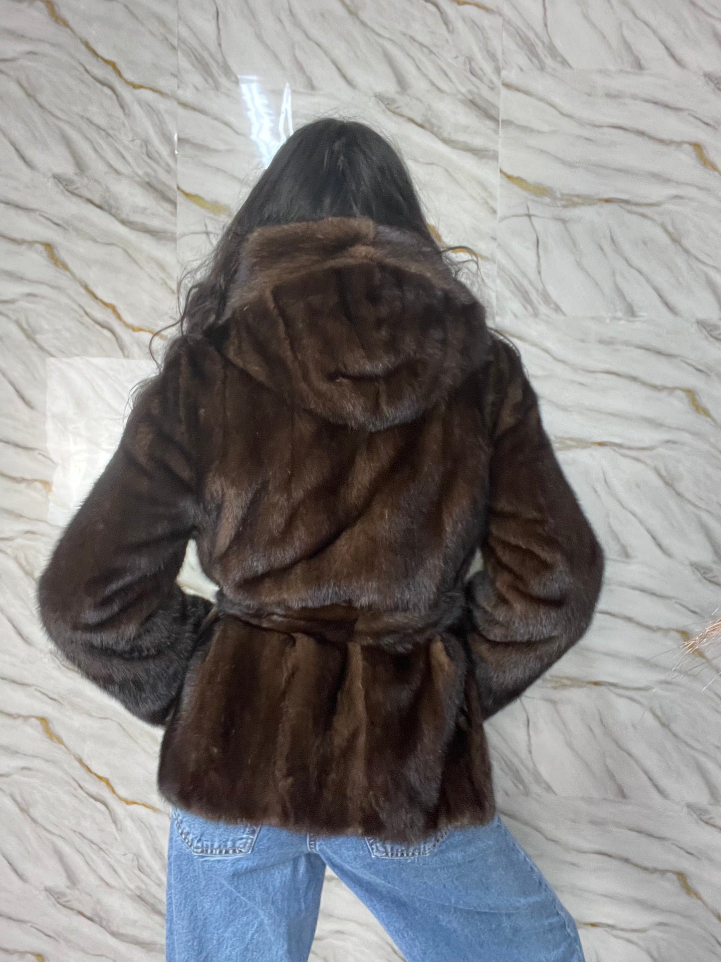 Giacca in Visone con cintura e cappuccio