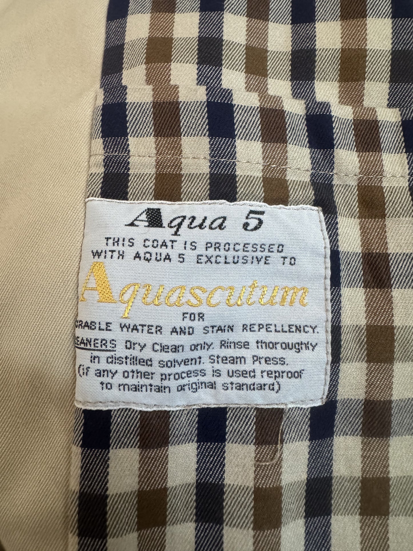 Trench Aquascutum Beige in Cotone